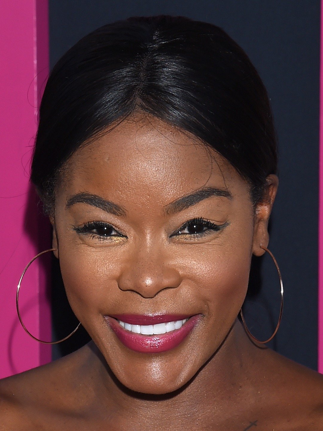 How tall is Golden Brooks?